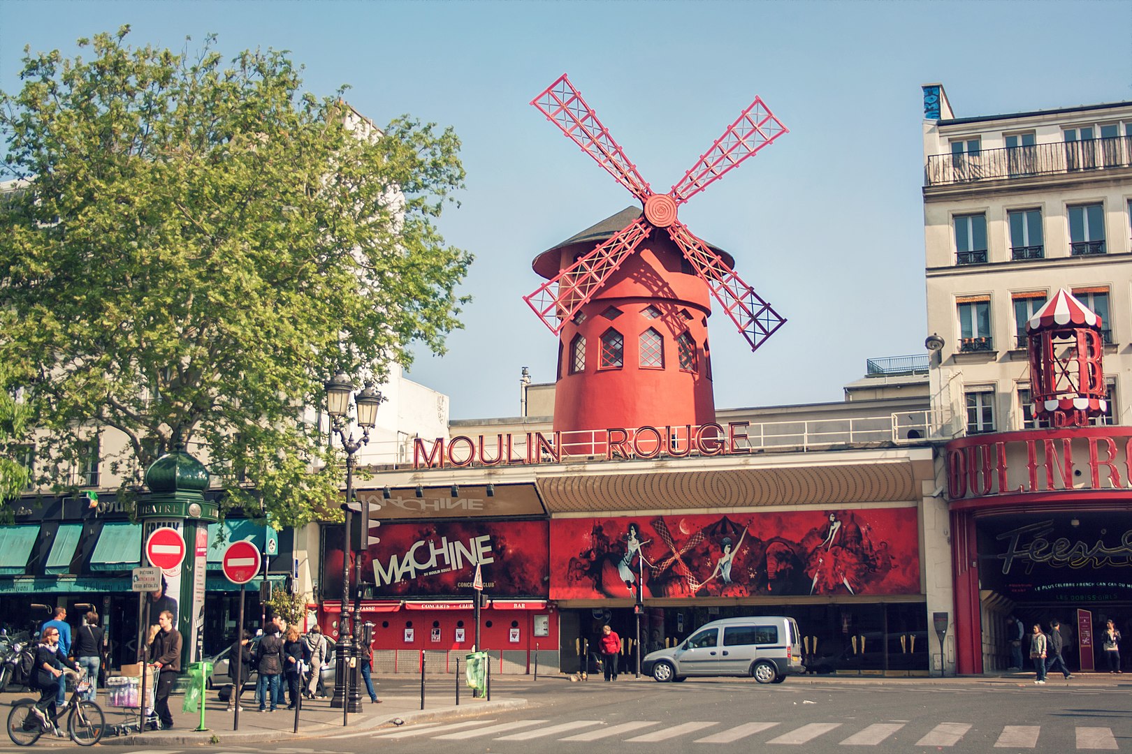 MyMontmartreTours - Walking Tours - Moulin Rouge